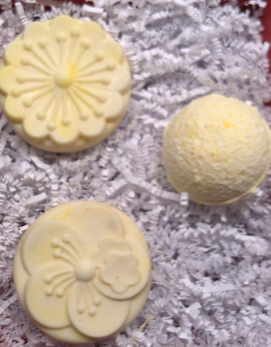 Chamomile and Green Tea Bath Bomb